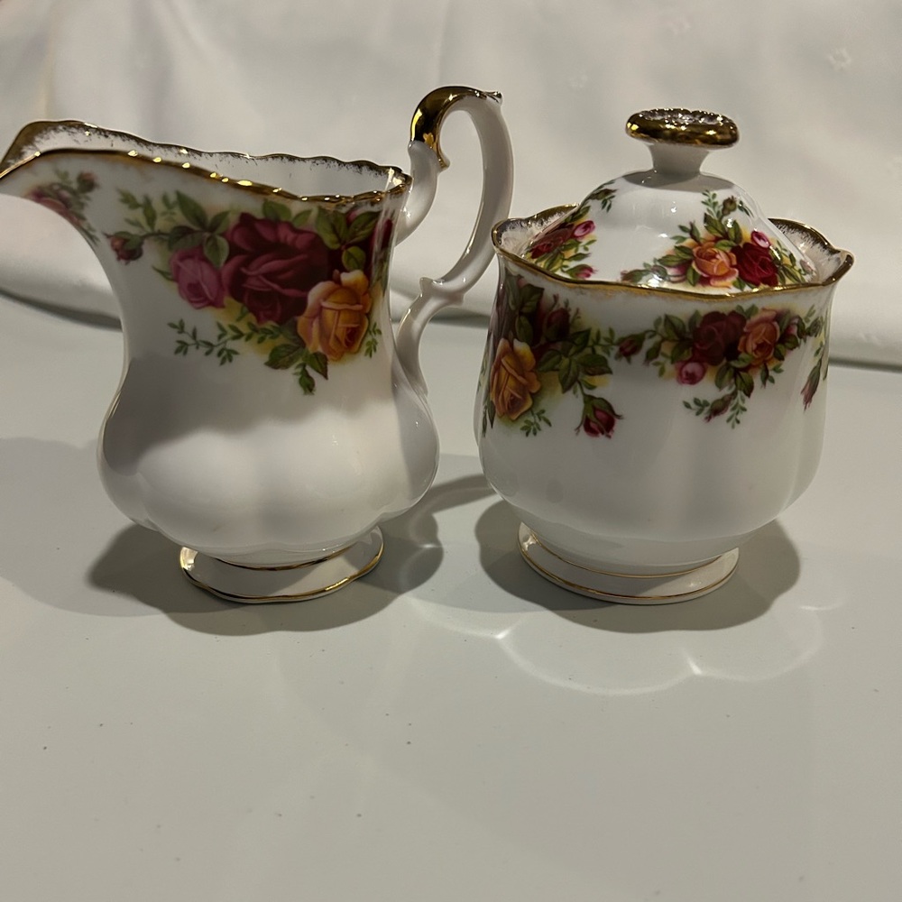 Vintage Royal Albert Old Country Rose Sugar Bowl and Creamer